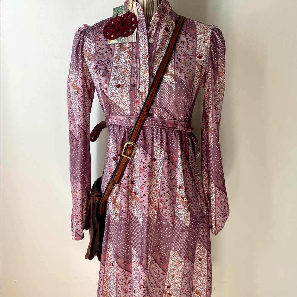 Vintage handmade lavender floral 70s dress